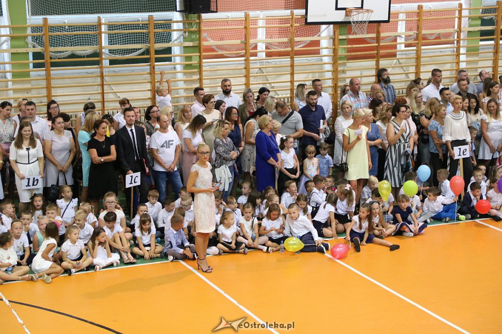 Rozpoczęcie roku szkolnego w SP nr 5 [02.09.2019] - zdjęcie #22 - eOstroleka.pl