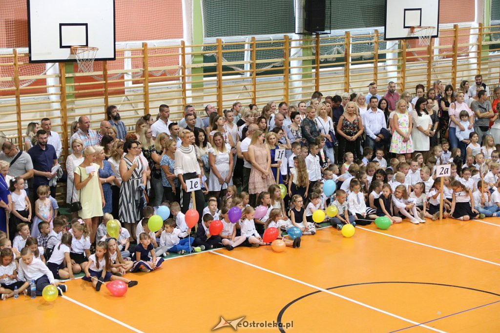 Rozpoczęcie roku szkolnego w SP nr 5 [02.09.2019] - zdjęcie #21 - eOstroleka.pl