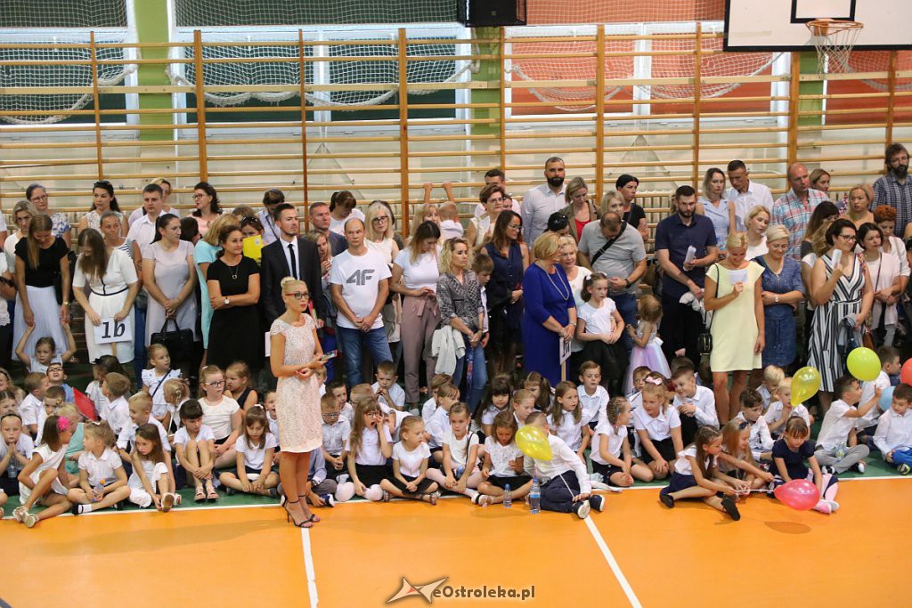 Rozpoczęcie roku szkolnego w SP nr 5 [02.09.2019] - zdjęcie #13 - eOstroleka.pl
