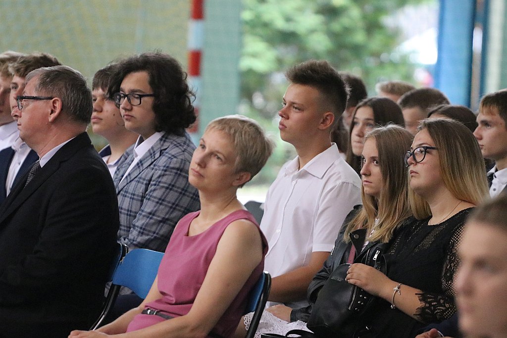 Rozpoczęcie roku szkolnego w I LO [02.09.2019] - zdjęcie #5 - eOstroleka.pl