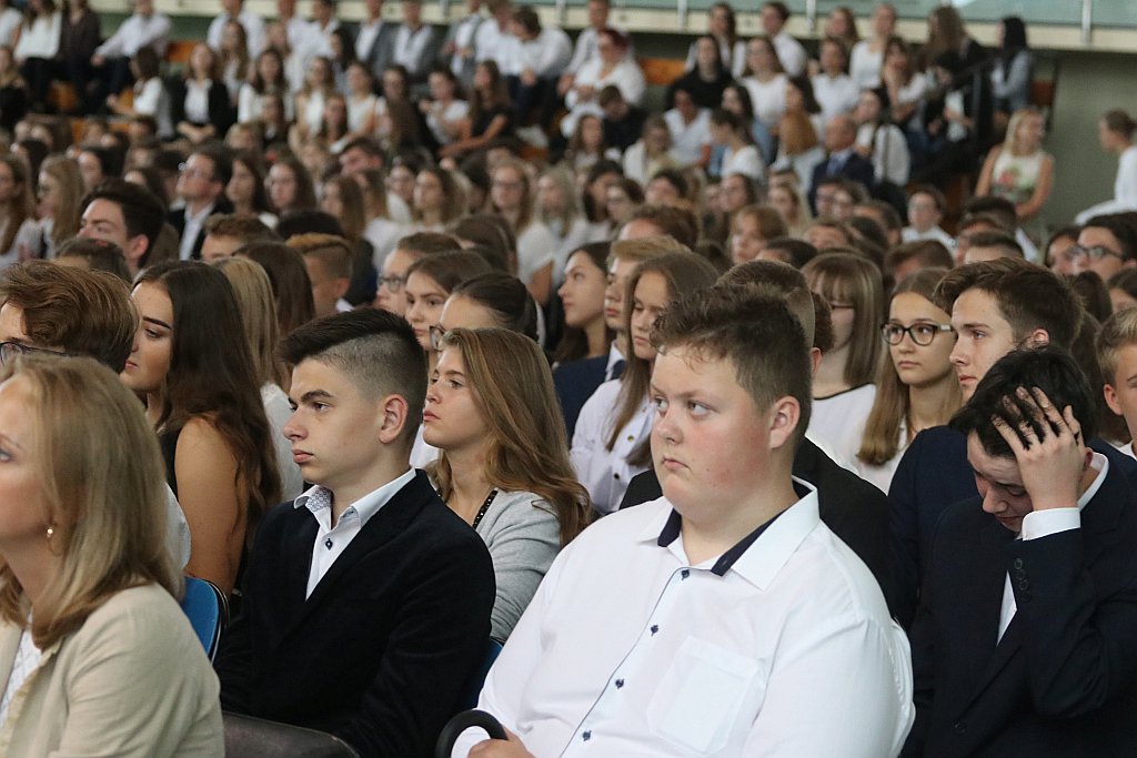 Rozpoczęcie roku szkolnego w I LO [02.09.2019] - zdjęcie #9 - eOstroleka.pl