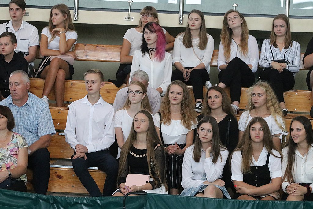 Rozpoczęcie roku szkolnego w I LO [02.09.2019] - zdjęcie #22 - eOstroleka.pl