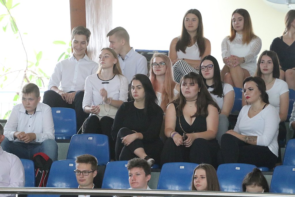 Rozpoczęcie roku szkolnego w I LO [02.09.2019] - zdjęcie #23 - eOstroleka.pl