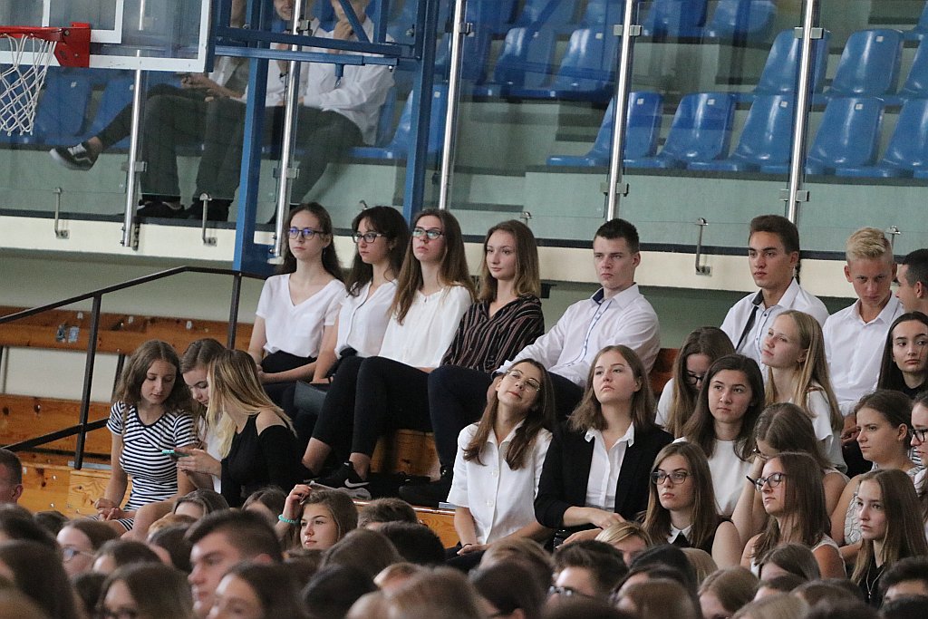 Rozpoczęcie roku szkolnego w I LO [02.09.2019] - zdjęcie #27 - eOstroleka.pl