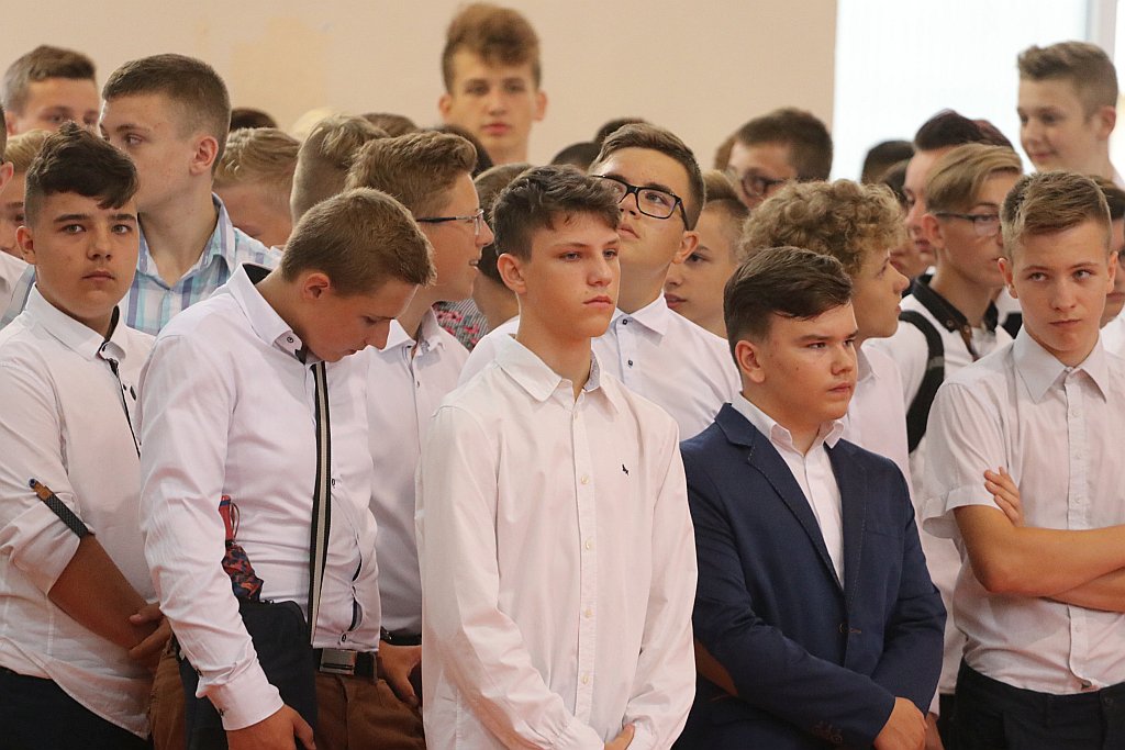 Rozpoczęcie roku szkolnego w ZSZ 1 [02.09.2019] - zdjęcie #3 - eOstroleka.pl