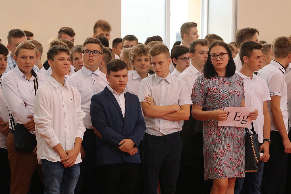 Rozpoczęcie roku szkolnego w ZSZ 1 [02.09.2019] - zdjęcie #17 - eOstroleka.pl
