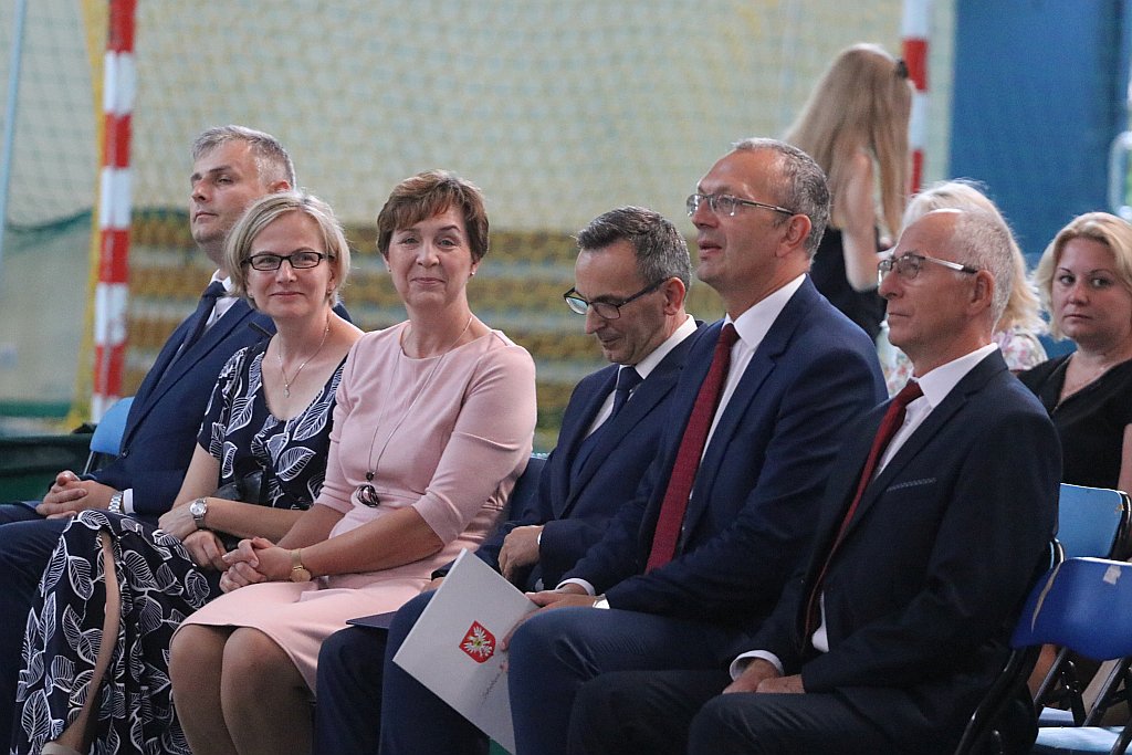 Rozpoczęcie roku szkolnego w II LO [02.09.2019] - zdjęcie #1 - eOstroleka.pl