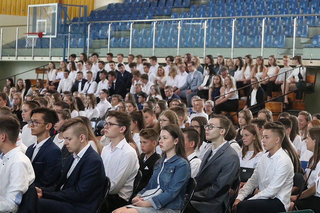 Rozpoczęcie roku szkolnego w II LO [02.09.2019] - zdjęcie #18 - eOstroleka.pl