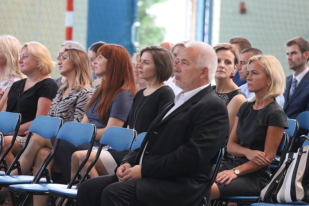 Rozpoczęcie roku szkolnego w II LO [02.09.2019] - zdjęcie #37 - eOstroleka.pl