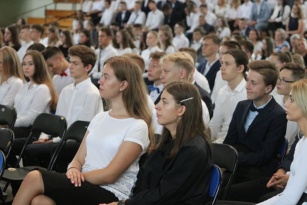Rozpoczęcie roku szkolnego w II LO [02.09.2019] - zdjęcie #41 - eOstroleka.pl