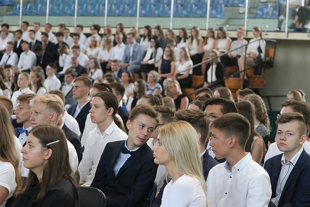 Rozpoczęcie roku szkolnego w II LO [02.09.2019] - zdjęcie #42 - eOstroleka.pl