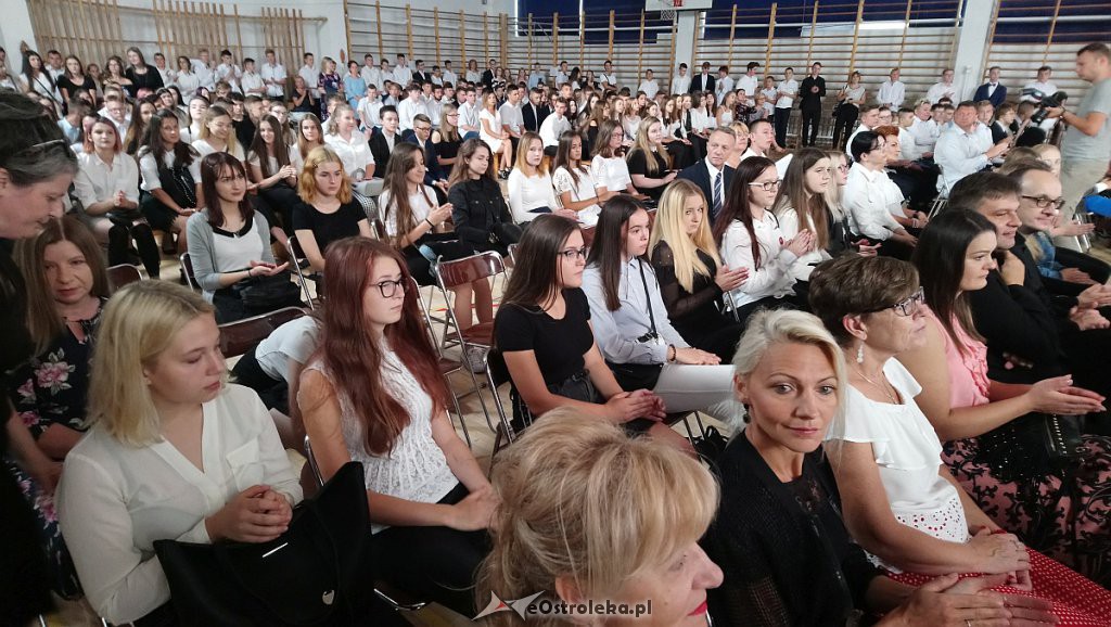 Rozpoczęcie roku szkolnego w ZSZ nr 3 [02.09.2019] - zdjęcie #13 - eOstroleka.pl