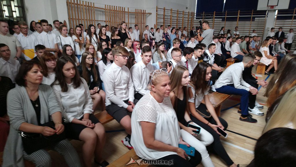 Rozpoczęcie roku szkolnego w ZSZ nr 3 [02.09.2019] - zdjęcie #18 - eOstroleka.pl