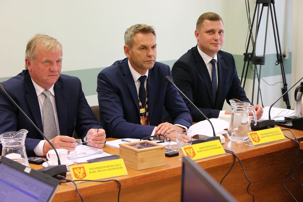 XVI nadzwyczajna sesja Rady Miasta Ostrołęki [02.09.2019] - zdjęcie #3 - eOstroleka.pl