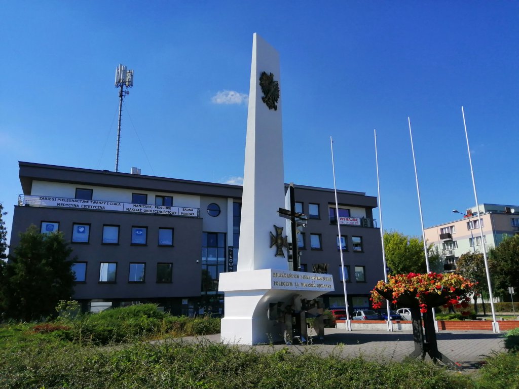 Pomnik po renowacji [05.09.2019] - zdjęcie #2 - eOstroleka.pl