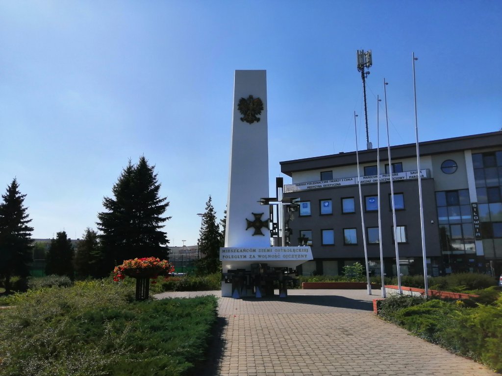 Pomnik po renowacji [05.09.2019] - zdjęcie #3 - eOstroleka.pl