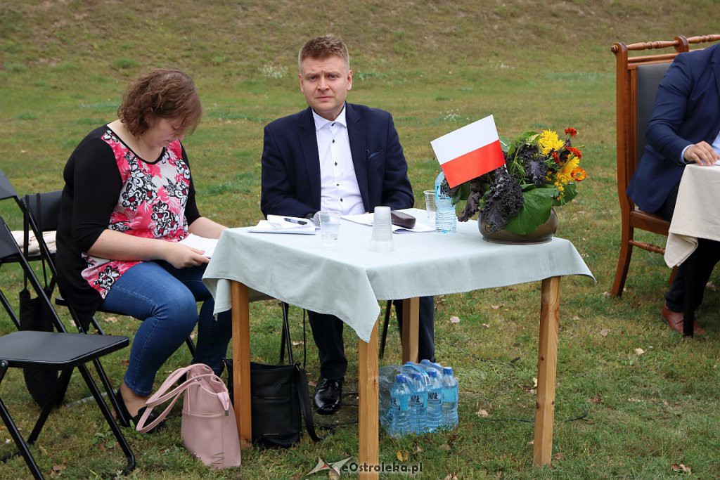 Narodowe Czytanie na Fortach Bema. Sięgnęli po nowele Prusa i Sienkiewicza  [ZDJĘCIA] - zdjęcie #28 - eOstroleka.pl