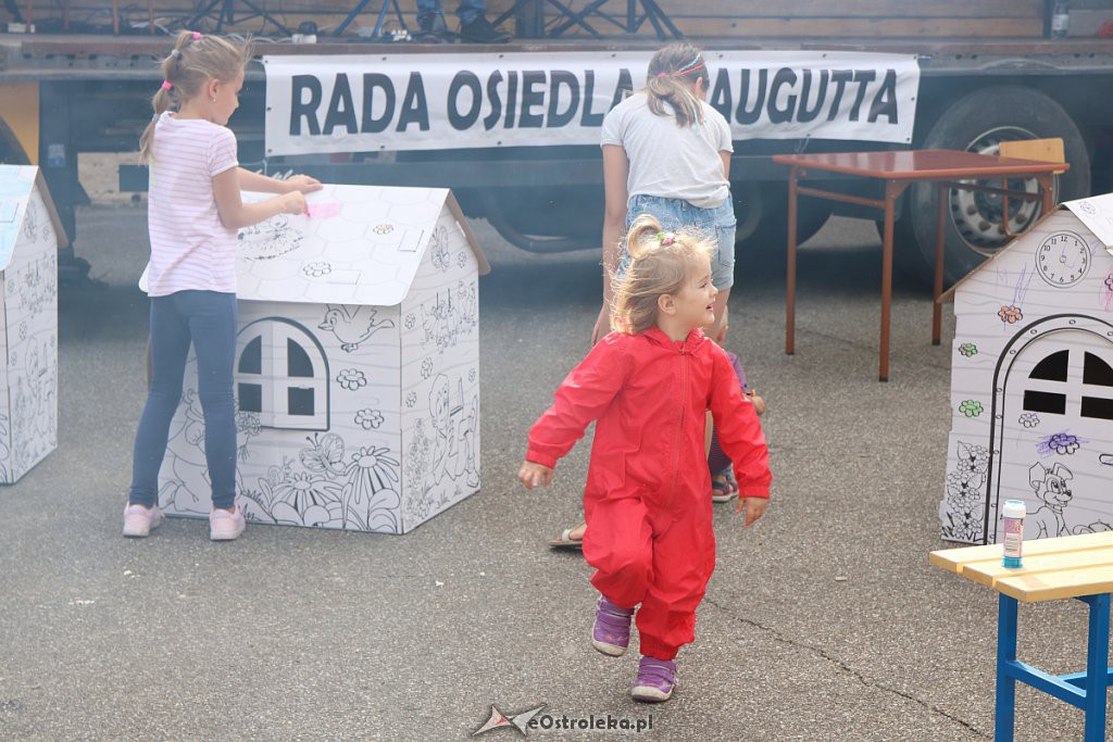 Festyn rodzinny na osiedlu Traugutta [ZDJĘCIA] - zdjęcie #11 - eOstroleka.pl