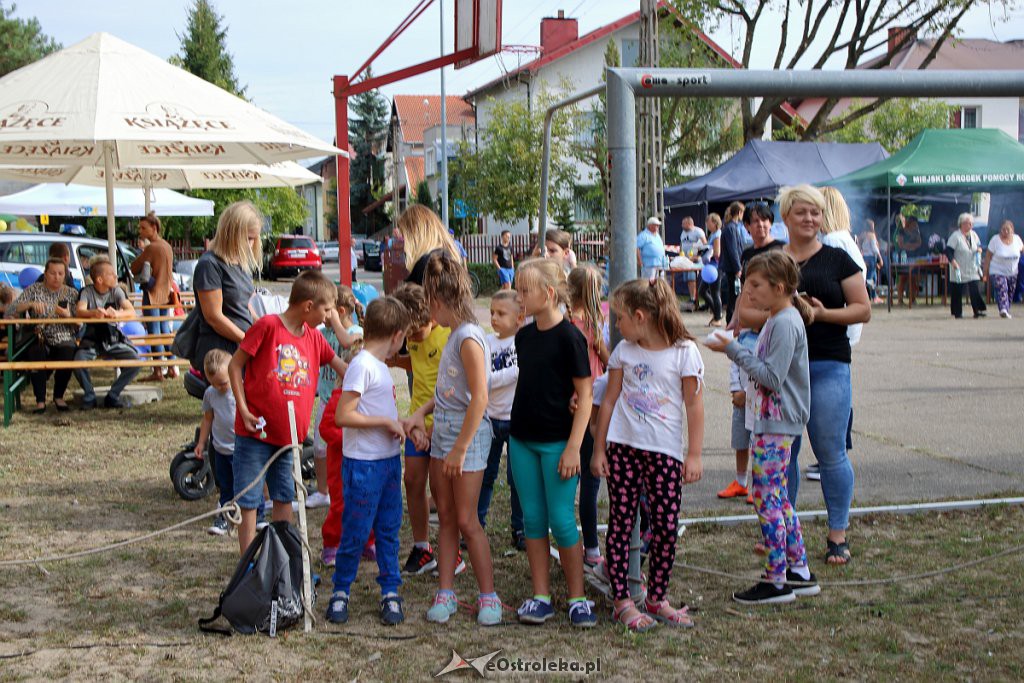 Festyn rodzinny na osiedlu Traugutta [ZDJĘCIA] - zdjęcie #30 - eOstroleka.pl
