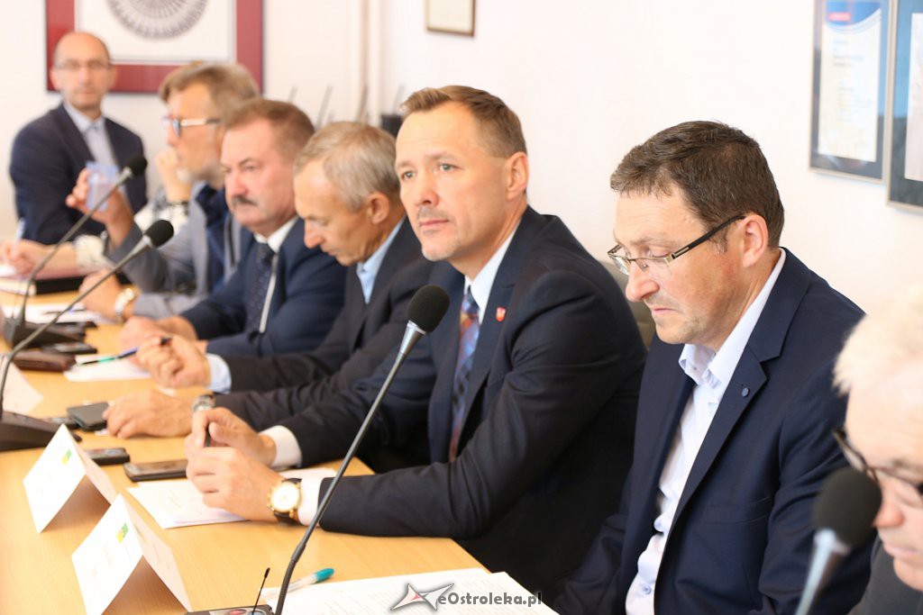 X sesja Rady Powiatu w Ostrołęce [09.09.2019] - zdjęcie #4 - eOstroleka.pl