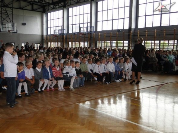 Rozpoczęcie roku szkolnego (01.09.2010) - zdjęcie #17 - eOstroleka.pl