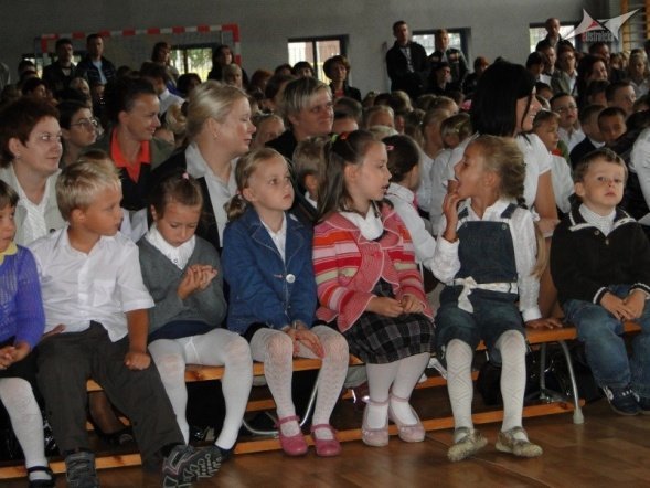 Rozpoczęcie roku szkolnego (01.09.2010) - zdjęcie #11 - eOstroleka.pl