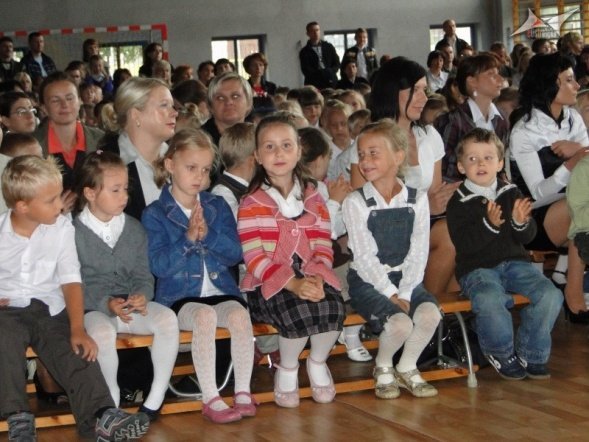 Rozpoczęcie roku szkolnego (01.09.2010) - zdjęcie #10 - eOstroleka.pl