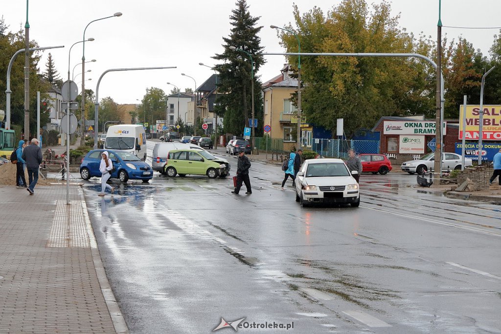 Wypadek prze dworcu autobusowym [19.09.2019] - zdjęcie #1 - eOstroleka.pl
