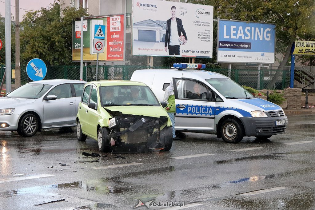 Wypadek prze dworcu autobusowym [19.09.2019] - zdjęcie #5 - eOstroleka.pl