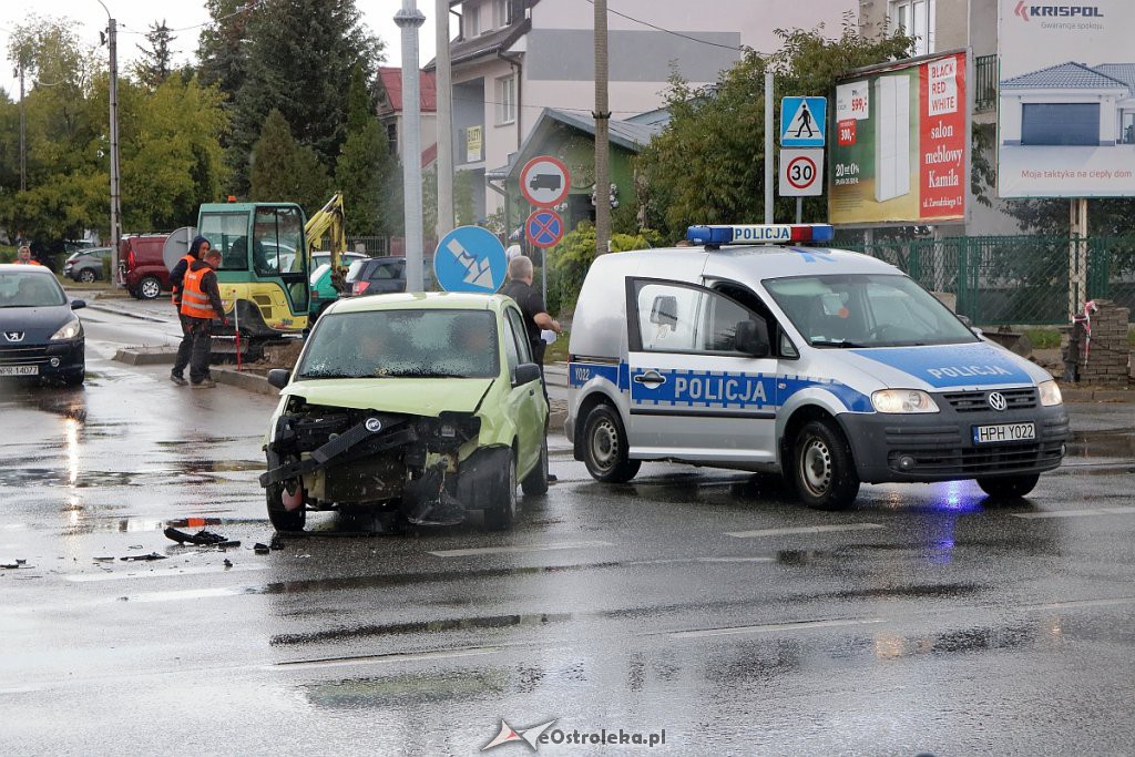 Wypadek prze dworcu autobusowym [19.09.2019] - zdjęcie #10 - eOstroleka.pl