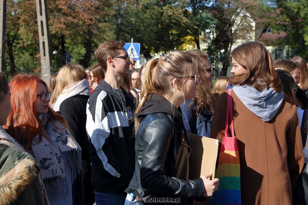 Młodzieżowy Strajk Klimatyczny w Ostrołęce [20.09.2019] - zdjęcie #35 - eOstroleka.pl