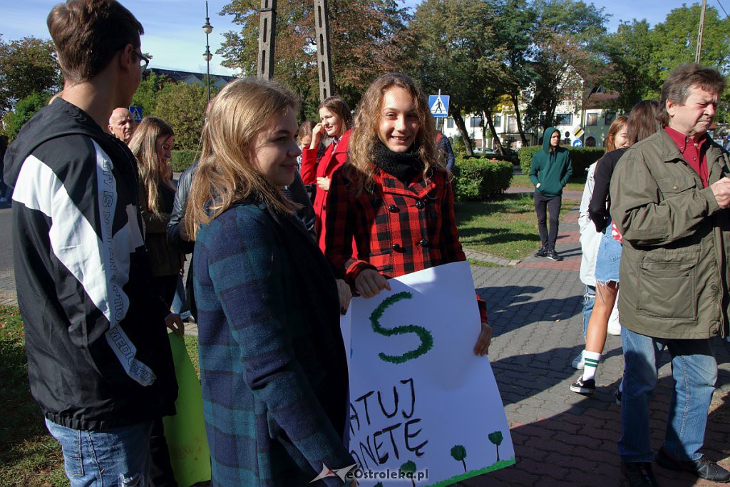 Młodzieżowy Strajk Klimatyczny w Ostrołęce [20.09.2019] - zdjęcie #42 - eOstroleka.pl