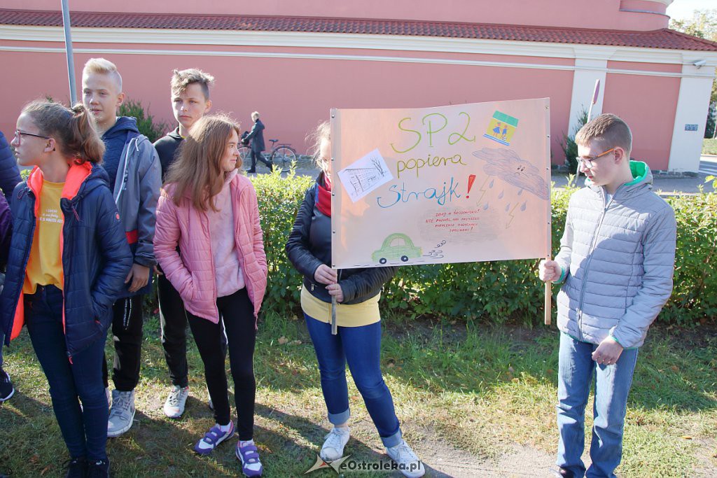 Młodzieżowy Strajk Klimatyczny w Ostrołęce [20.09.2019] - zdjęcie #49 - eOstroleka.pl