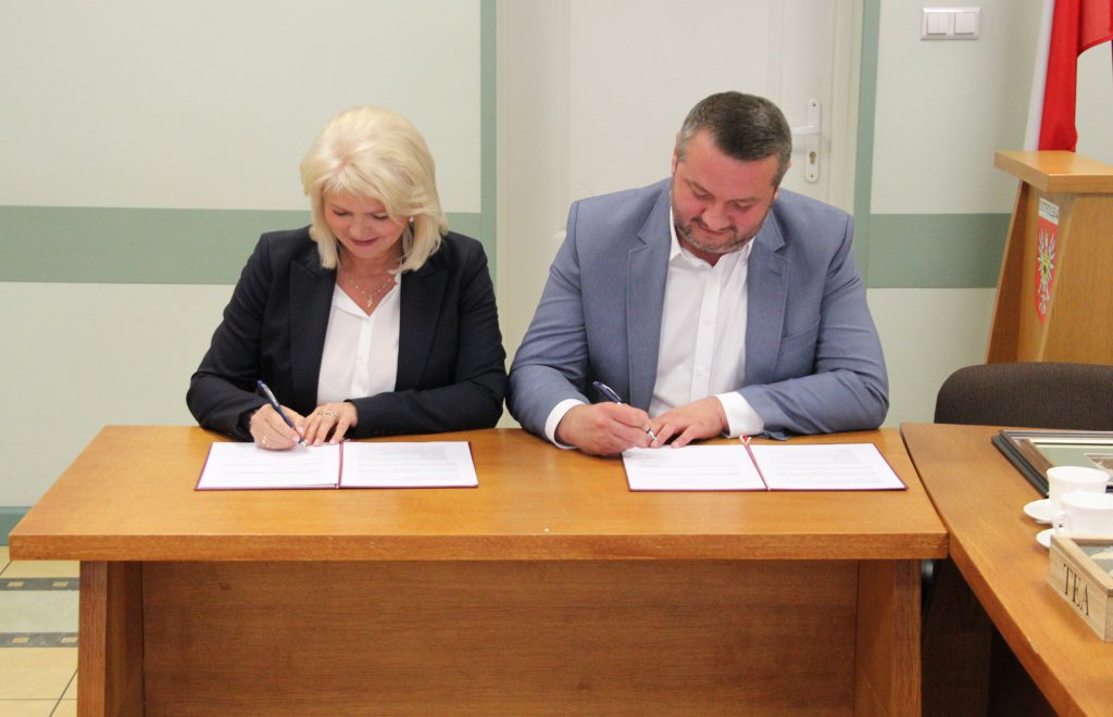 Podpisania umowy z Politechniką Warszawską  [20.09.2019] - zdjęcie #4 - eOstroleka.pl