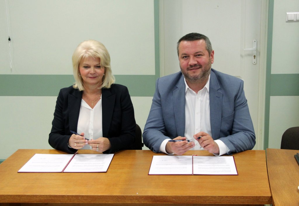 Podpisania umowy z Politechniką Warszawską  [20.09.2019] - zdjęcie #7 - eOstroleka.pl