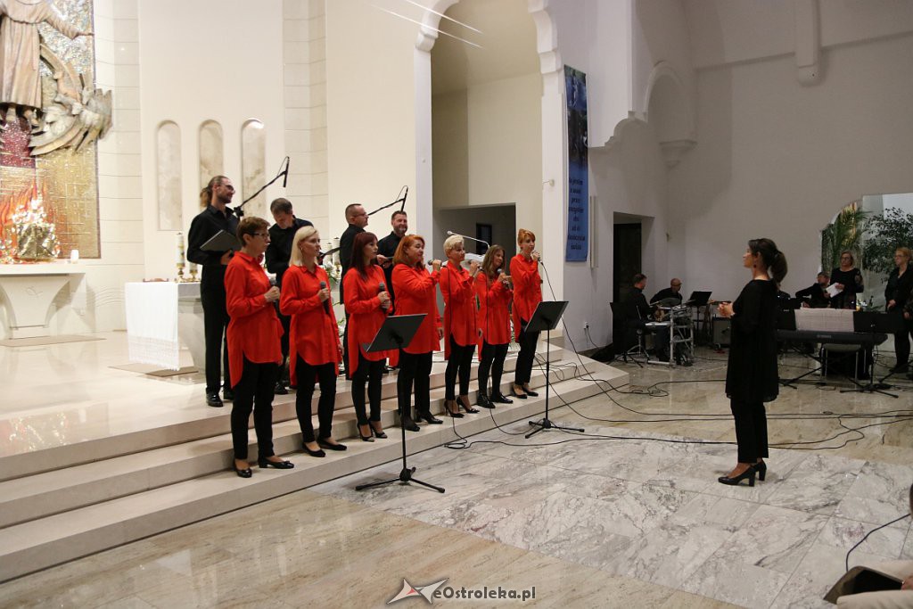 W kościele pw. św. Franciszka rozbrzmiało gospel [22.09.2019] - zdjęcie #5 - eOstroleka.pl