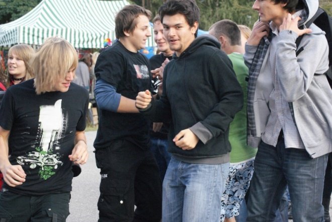 Zespoł Normalsi na dożynkach w Kadzidle (05.09.2010) - zdjęcie #8 - eOstroleka.pl