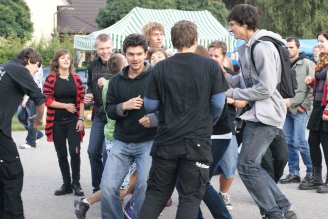 Zespoł Normalsi na dożynkach w Kadzidle (05.09.2010) - zdjęcie #5 - eOstroleka.pl