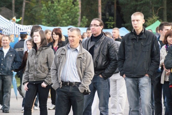 Zespoł Normalsi na dożynkach w Kadzidle (05.09.2010) - zdjęcie #3 - eOstroleka.pl