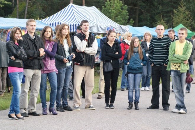 Zespoł Normalsi na dożynkach w Kadzidle (05.09.2010) - zdjęcie #2 - eOstroleka.pl