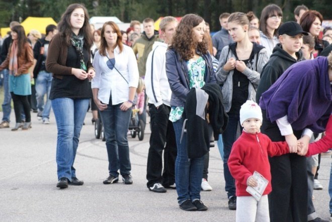 Zespoł Normalsi na dożynkach w Kadzidle (05.09.2010) - zdjęcie #1 - eOstroleka.pl
