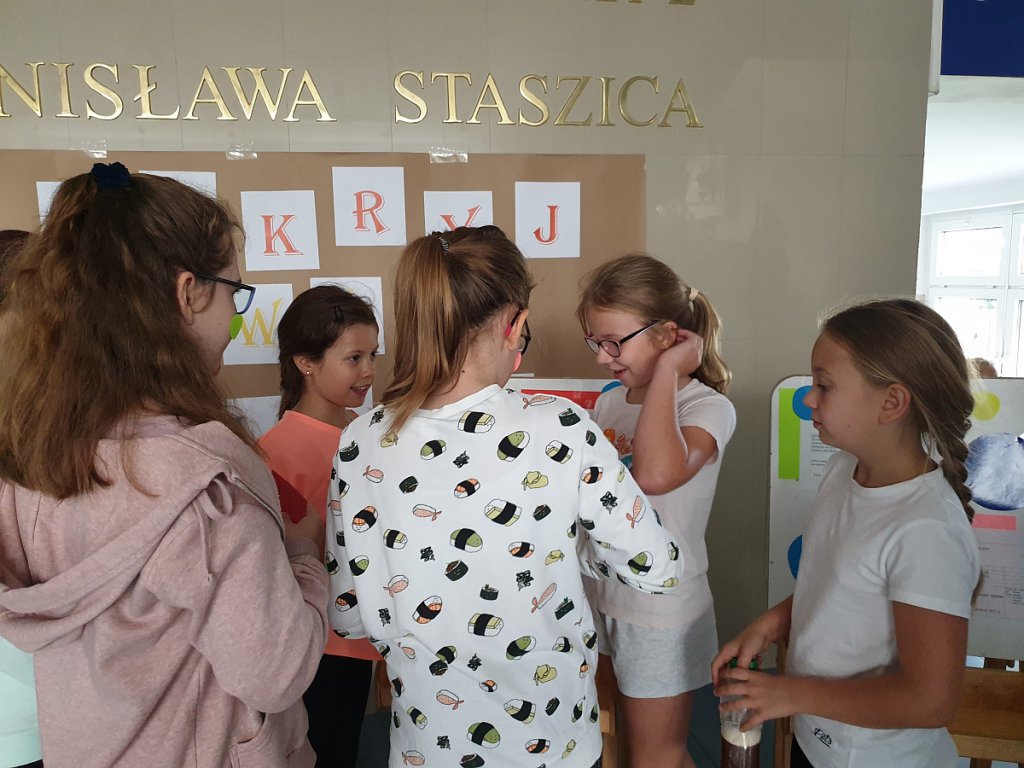 Międzynarodowy Dzień Kropki w SP nr 2 [ZDJĘCIA] - zdjęcie #13 - eOstroleka.pl