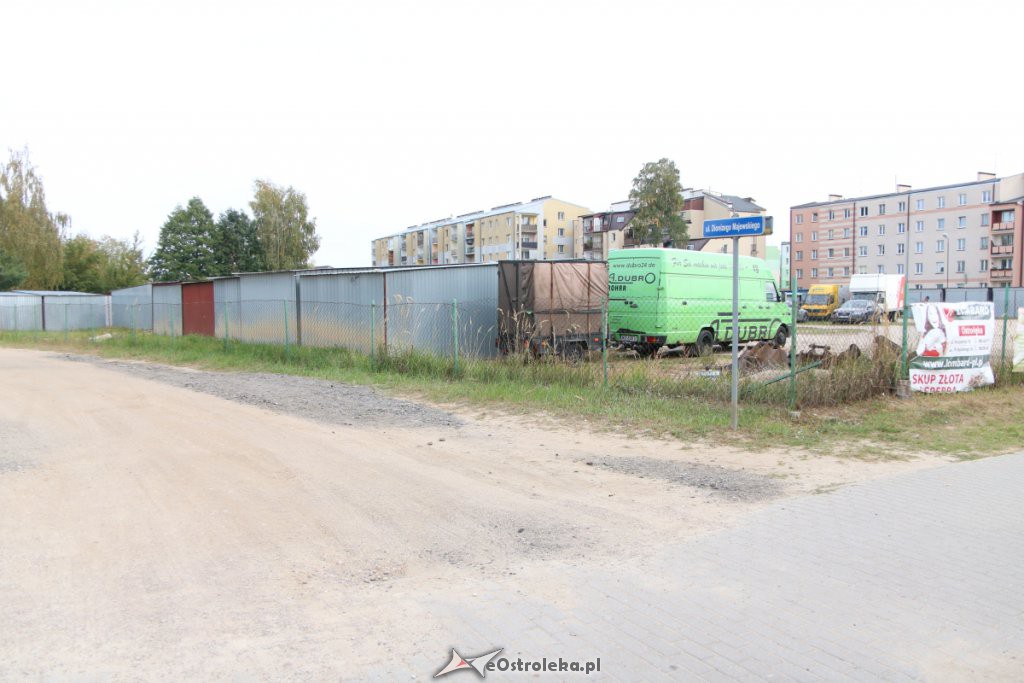 Kolejne utrudnienia dla mieszkańców osiedla Centrum [ZDJĘCIA] - zdjęcie #3 - eOstroleka.pl
