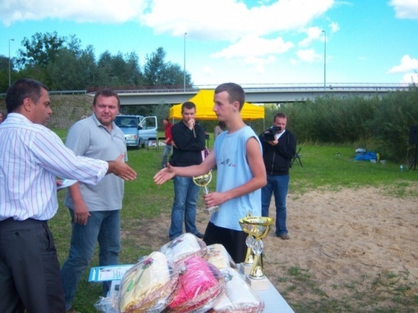 Turniej plażowej piłki siatkowej (04.09.2010) - zdjęcie #11 - eOstroleka.pl