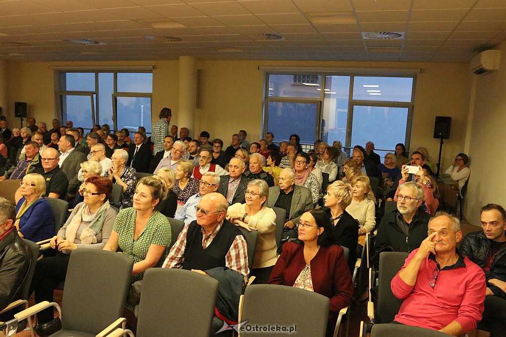 Bronisław Komorowski w Ostrołęce [04.10.2019] - zdjęcie #31 - eOstroleka.pl