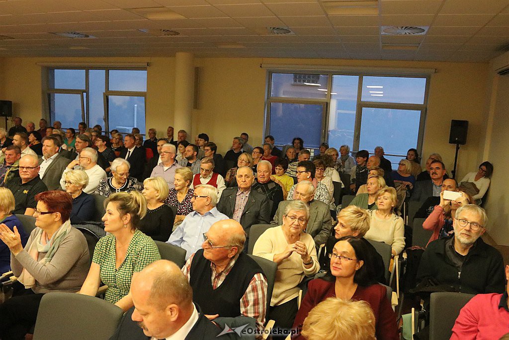 Bronisław Komorowski w Ostrołęce [04.10.2019] - zdjęcie #28 - eOstroleka.pl
