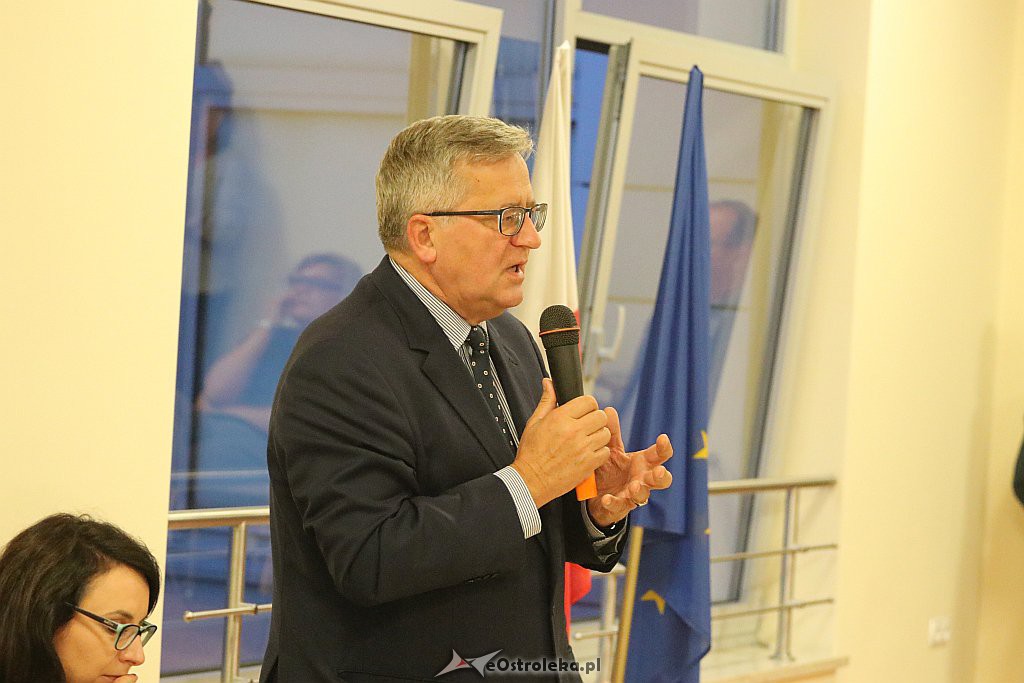 Bronisław Komorowski w Ostrołęce [04.10.2019] - zdjęcie #16 - eOstroleka.pl
