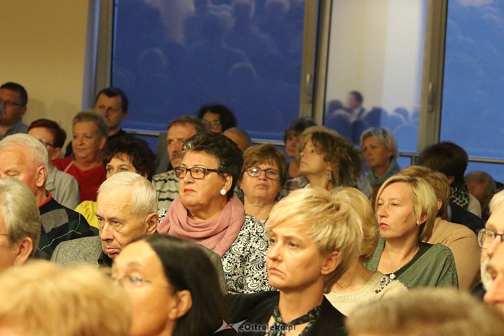 Bronisław Komorowski w Ostrołęce [04.10.2019] - zdjęcie #12 - eOstroleka.pl