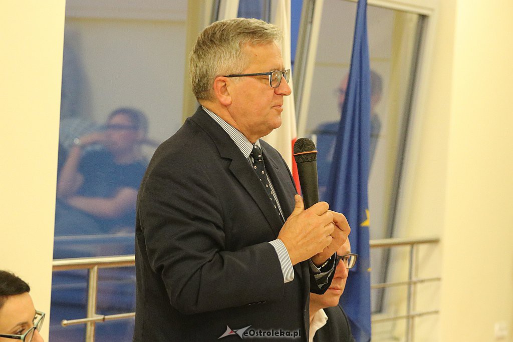 Bronisław Komorowski w Ostrołęce [04.10.2019] - zdjęcie #11 - eOstroleka.pl