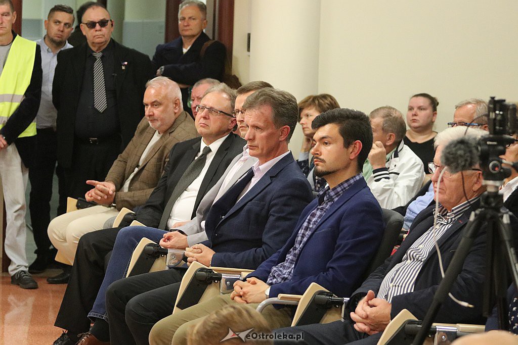 Bronisław Komorowski w Ostrołęce [04.10.2019] - zdjęcie #8 - eOstroleka.pl